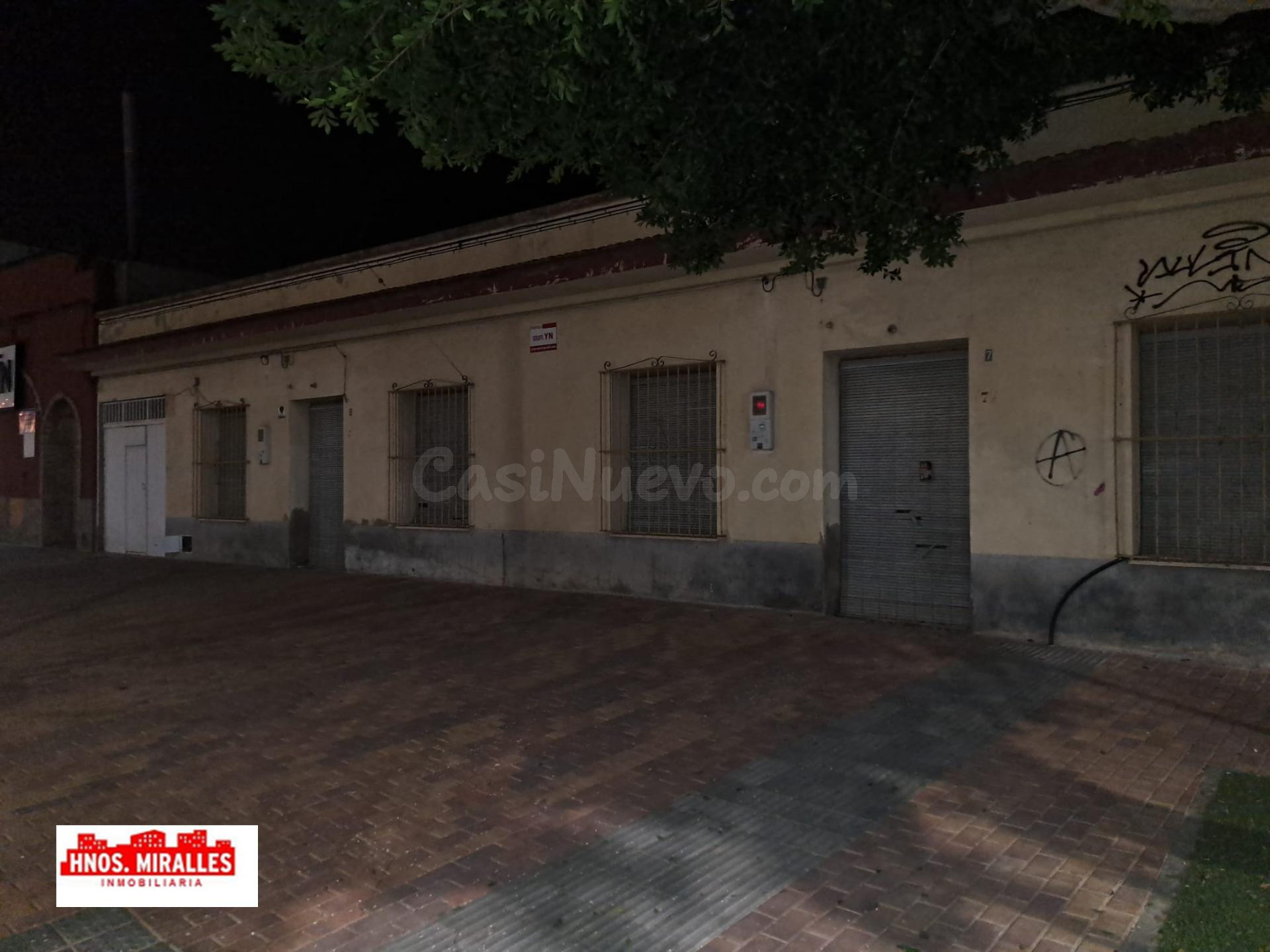 SE ALQUILA LOCAL COMERCIAL EN ROJALES EN CALLE PRINCIPAL