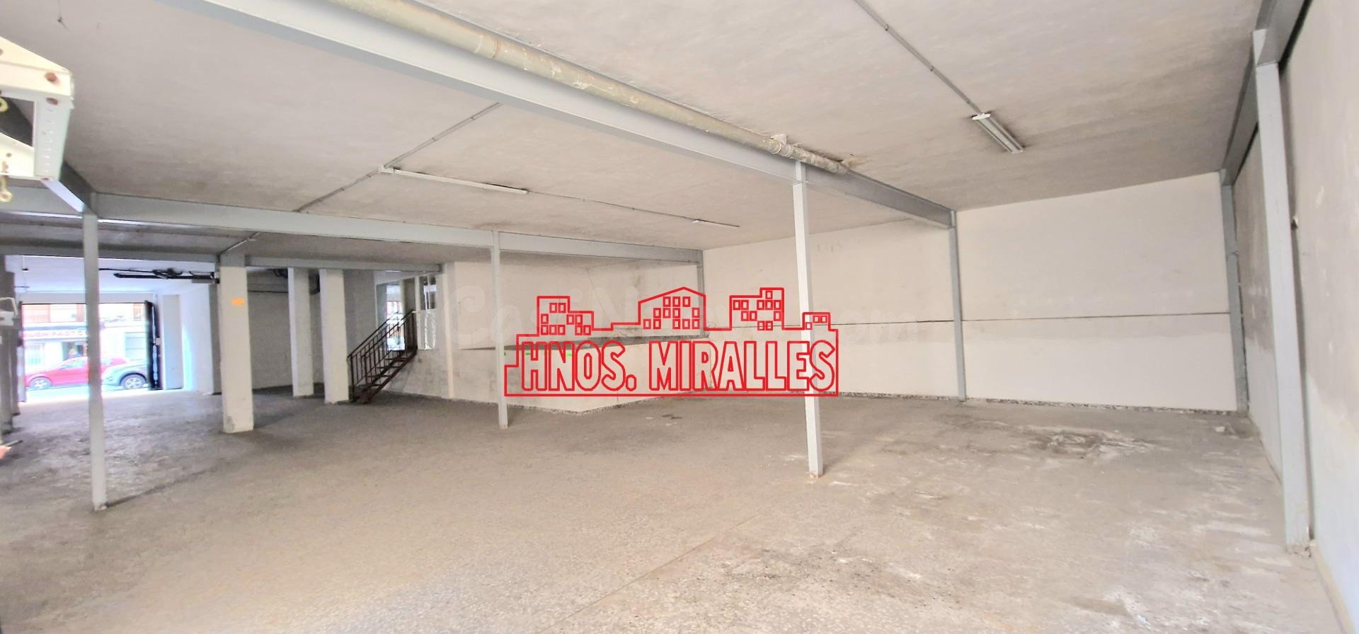 ¡¡ INCREIBLE LOCAL DE 413 METROS APTO PARA EJERCER CUALQUIER TIPO DE ACTIVIDAD DESARROLLABLE EN NUCLEO URBANO !!