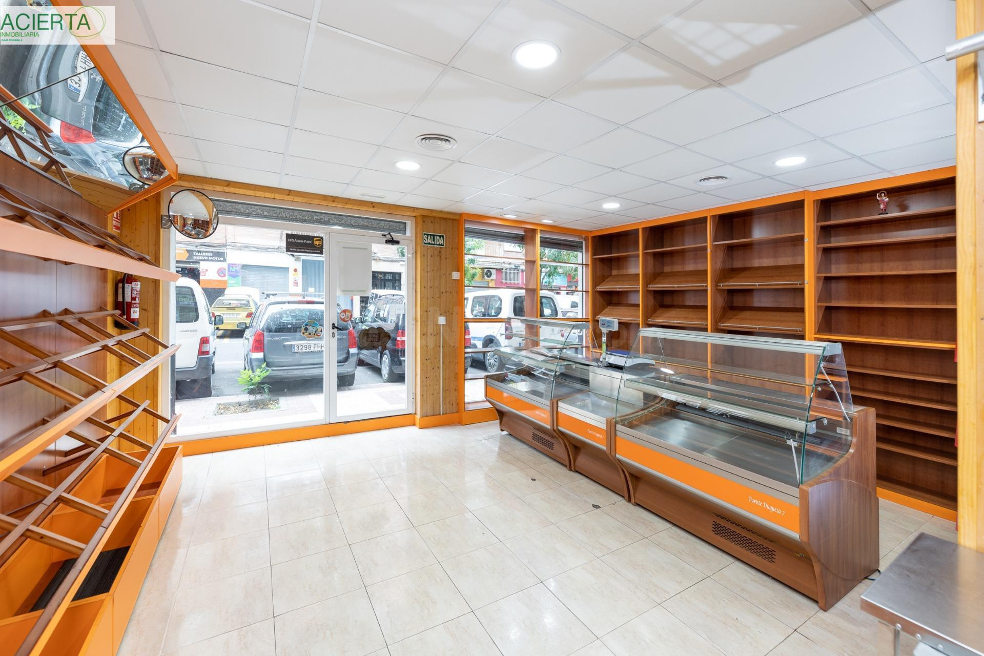 LOCAL COMERCIAL EN EL CHARCÓN