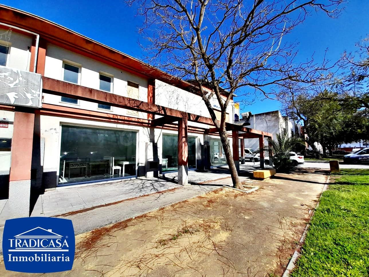 📍 ¡LOCAL COMERCIAL EN ALQUILER! UBICACIÓN ESTRATÉGICA EN ESQUINA – 220 m2 EN DOS PLANTAS + TERRAZA