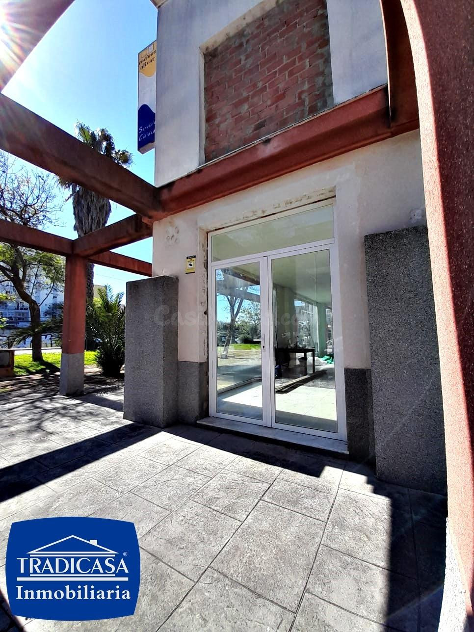📍 ¡LOCAL COMERCIAL EN ALQUILER! UBICACIÓN ESTRATÉGICA EN ESQUINA – 220 m2 EN DOS PLANTAS + TERRAZA - foto 3