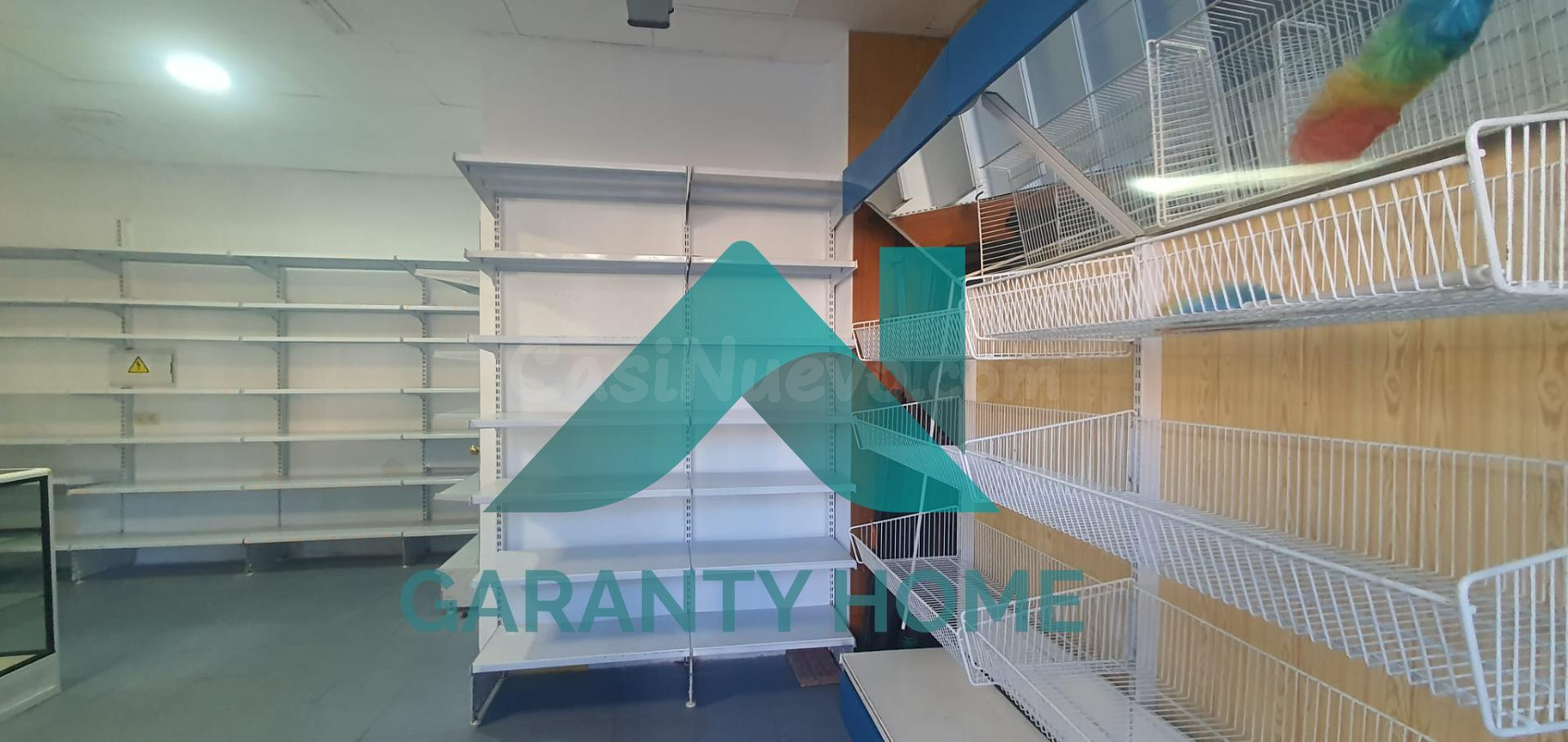 SE ALQUILA LOCAL COMERCIAL EN LA AVENIDA DE LA HISPANIDAD - foto 3