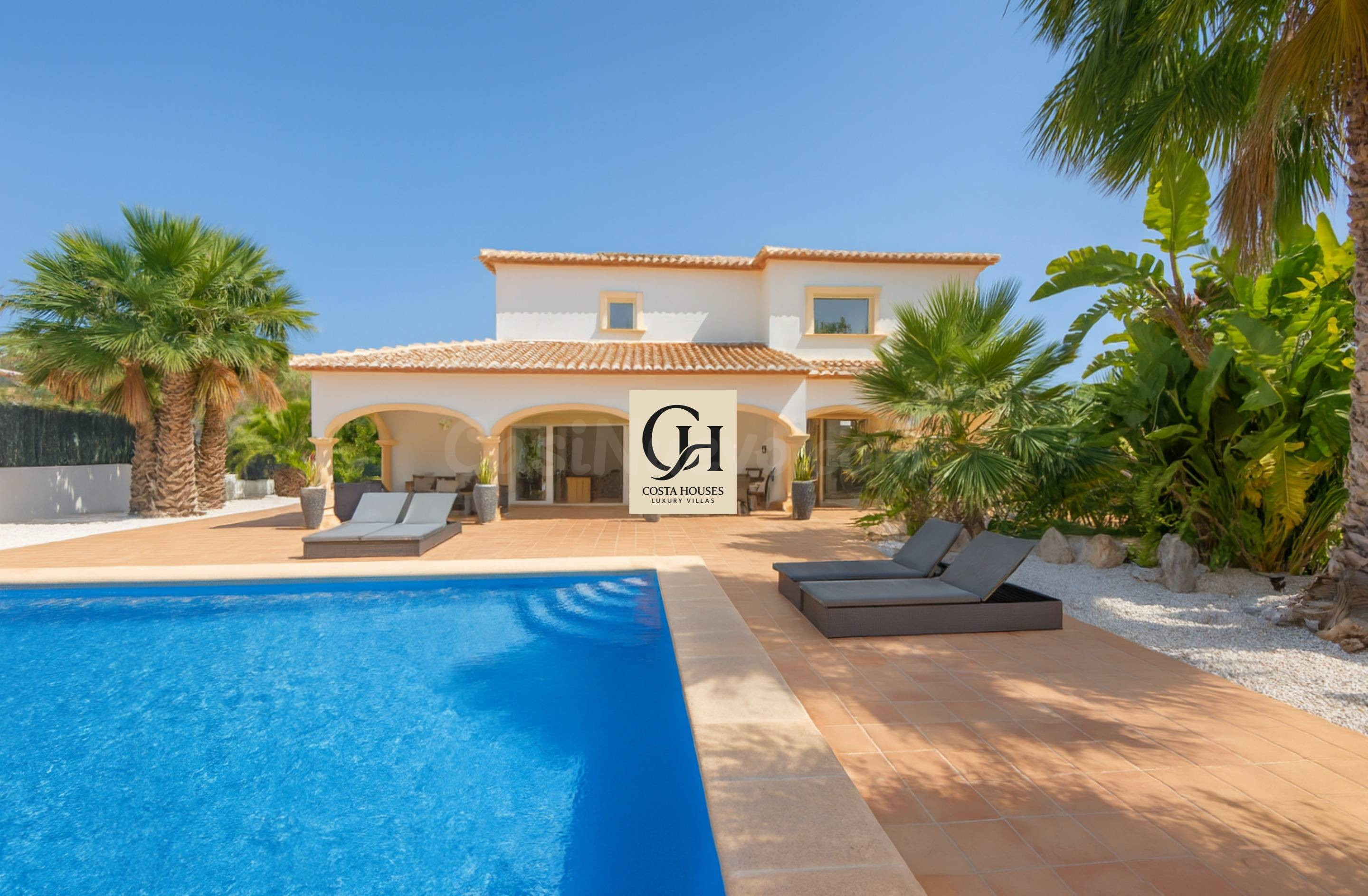 VILLA KASI · RESIDENCIA MEDITERRANEA EN VENTA ENTRE EL GOLF Y EL MAR EN JAVEA ALICANTE