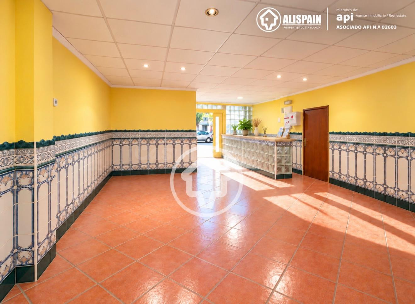 OPORTUNIDAD LOCAL ADAPTADO CON SAUNA DE VAPOR - PLAZA DE TOROS ALICANTE