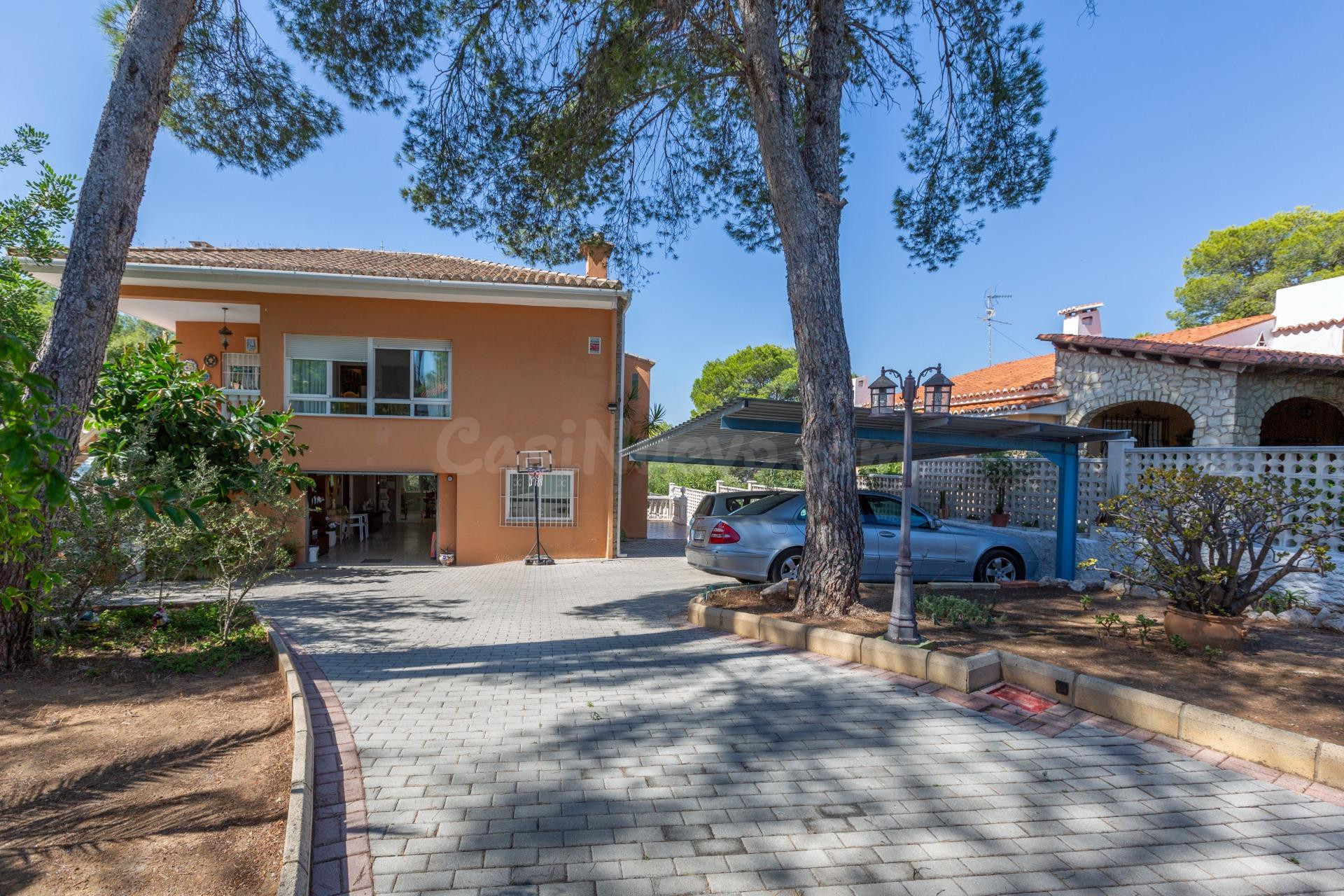 🌿 Vive el privilegio de residir en una de las zonas más exclusivas de Alzira - foto 3