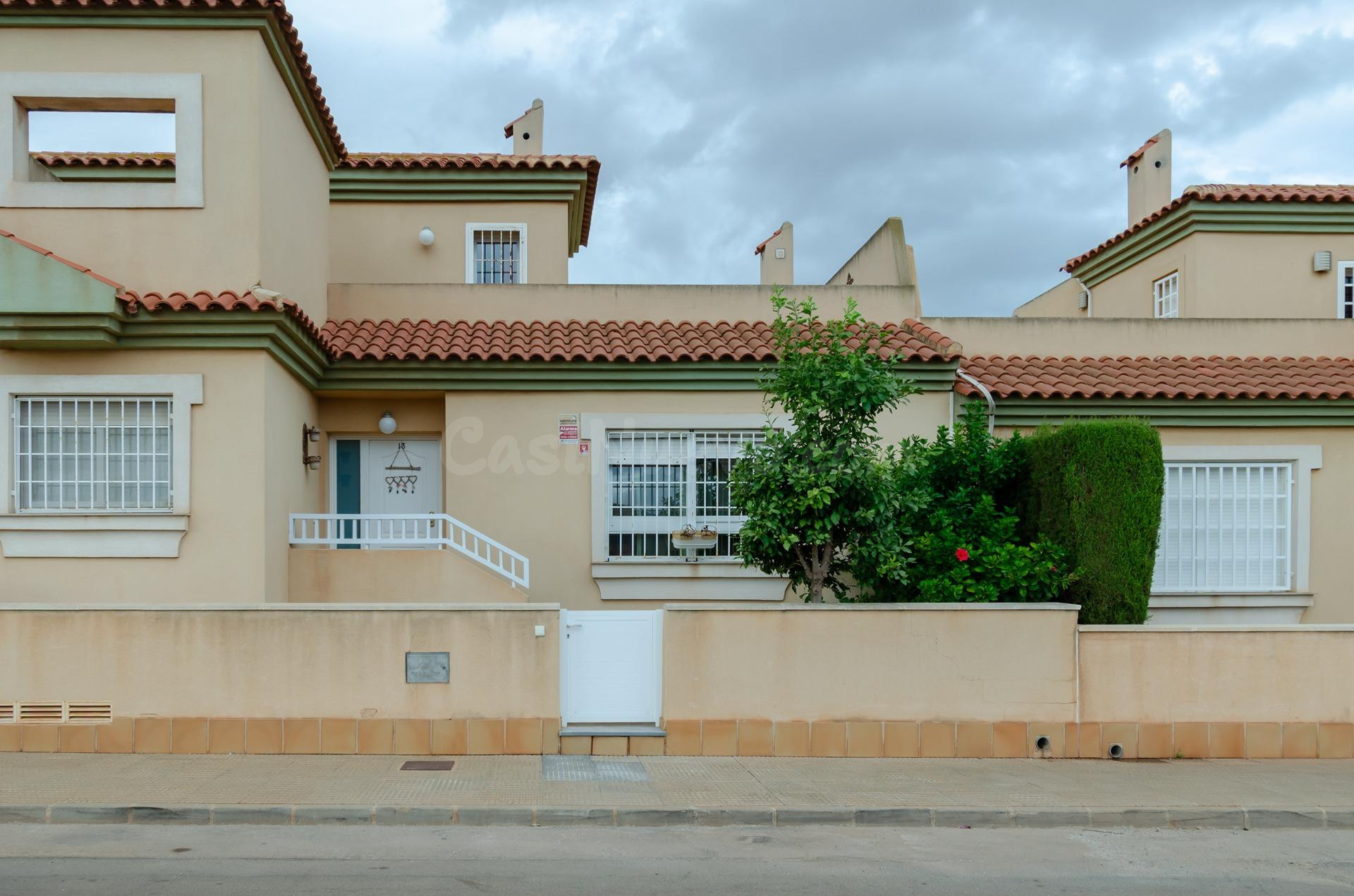 Espectacular casa con sótano y terraza en El Algar cerca de Cartagena y del mar”