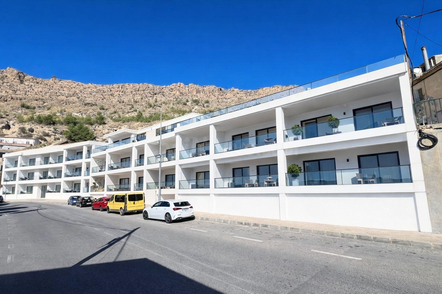 EDIFICIO EN BLANCA, MURCIA