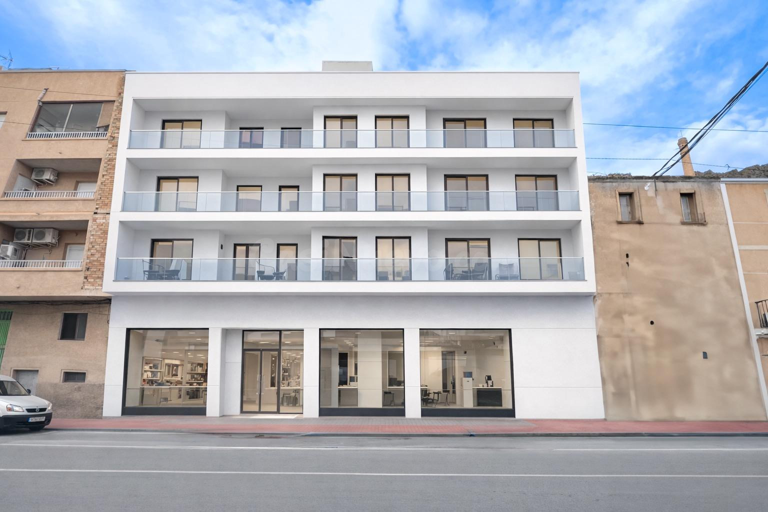 EDIFICIO EN GRAN VIA, BLANCA (MURCIA)