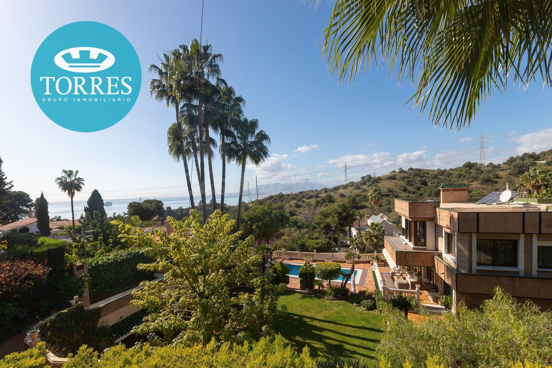 Villa de Lujo en Pinares de San Antón