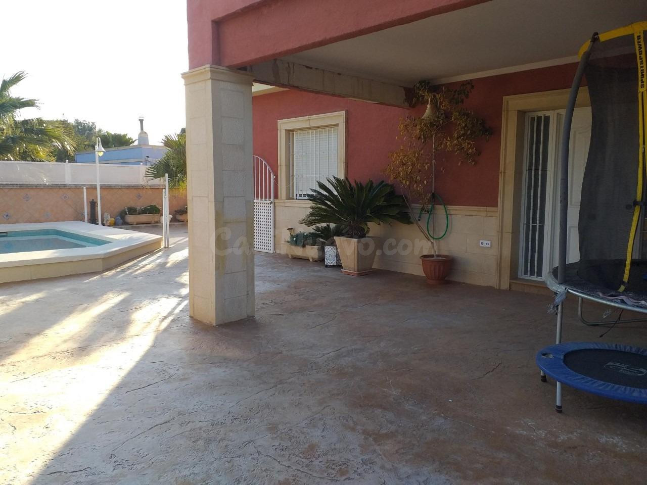 CHALET CON PISCINA A 400 MTS DE YECLA - foto 2