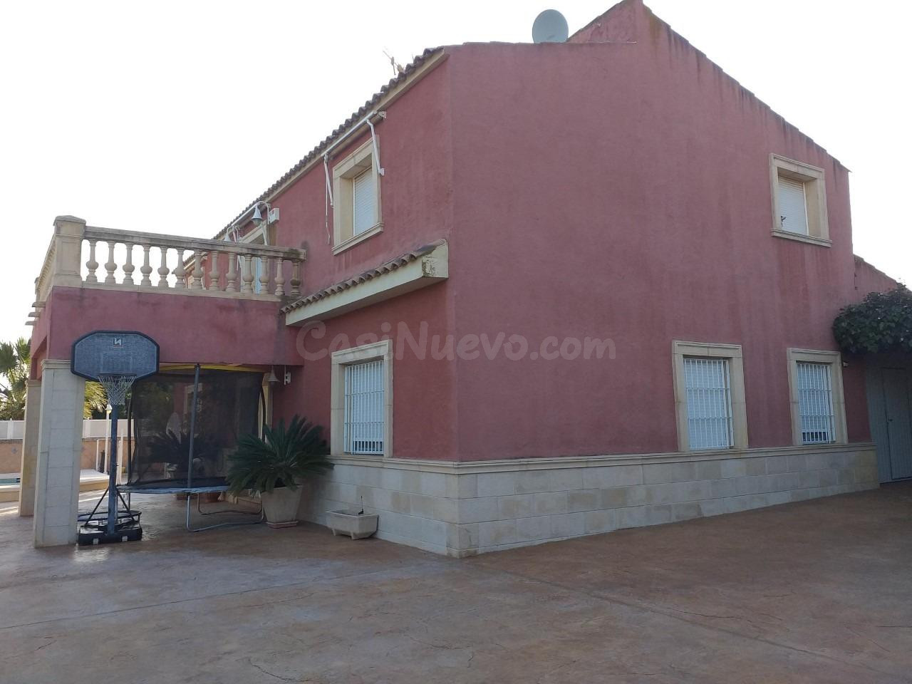 CHALET CON PISCINA A 400 MTS DE YECLA - foto 5