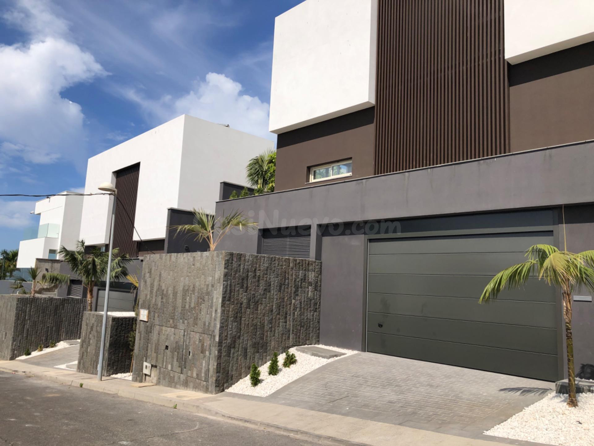 Villa moderna en el campo de golf con vistas al mar - foto 3