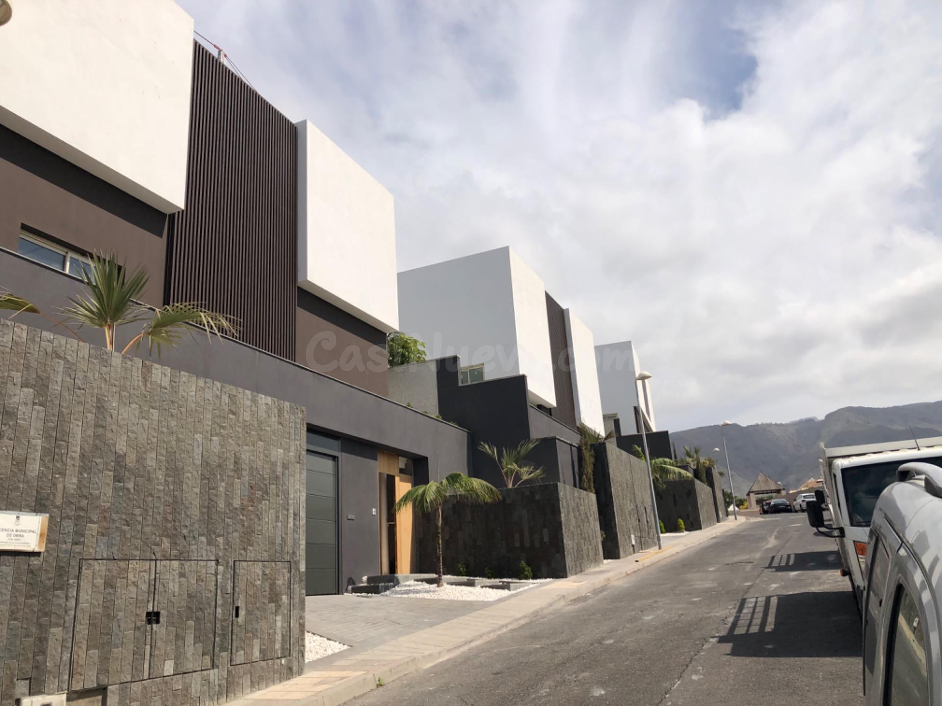 Villa moderna en el campo de golf con vistas al mar - foto 4