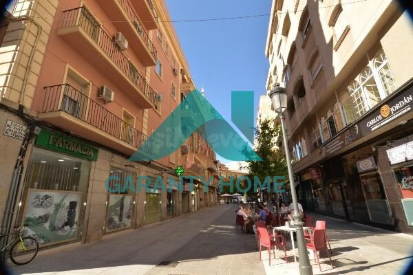 SE VENDE LOCAL PARA INVERSORES EN CALLE SANTAJOAQUINA DE VEDRUNA