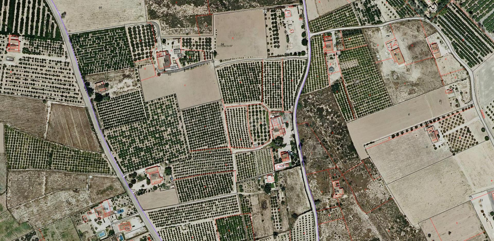 FINCA RUSTICA DE 31000M2 CON CASA ANTIGUA DE 237M2 IDEAL PARA REALIZAR 3 construcciones
