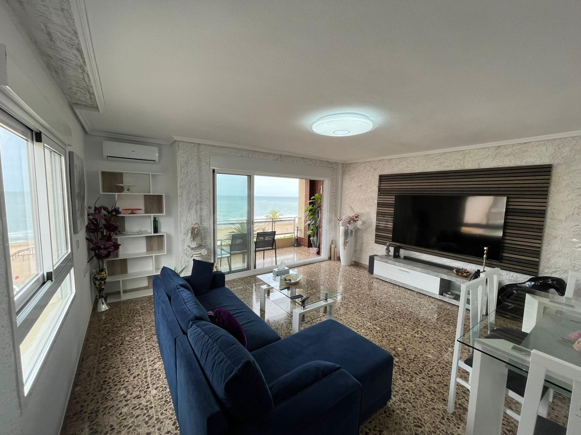 Exclusivo piso en primera línea de playa en Cullera