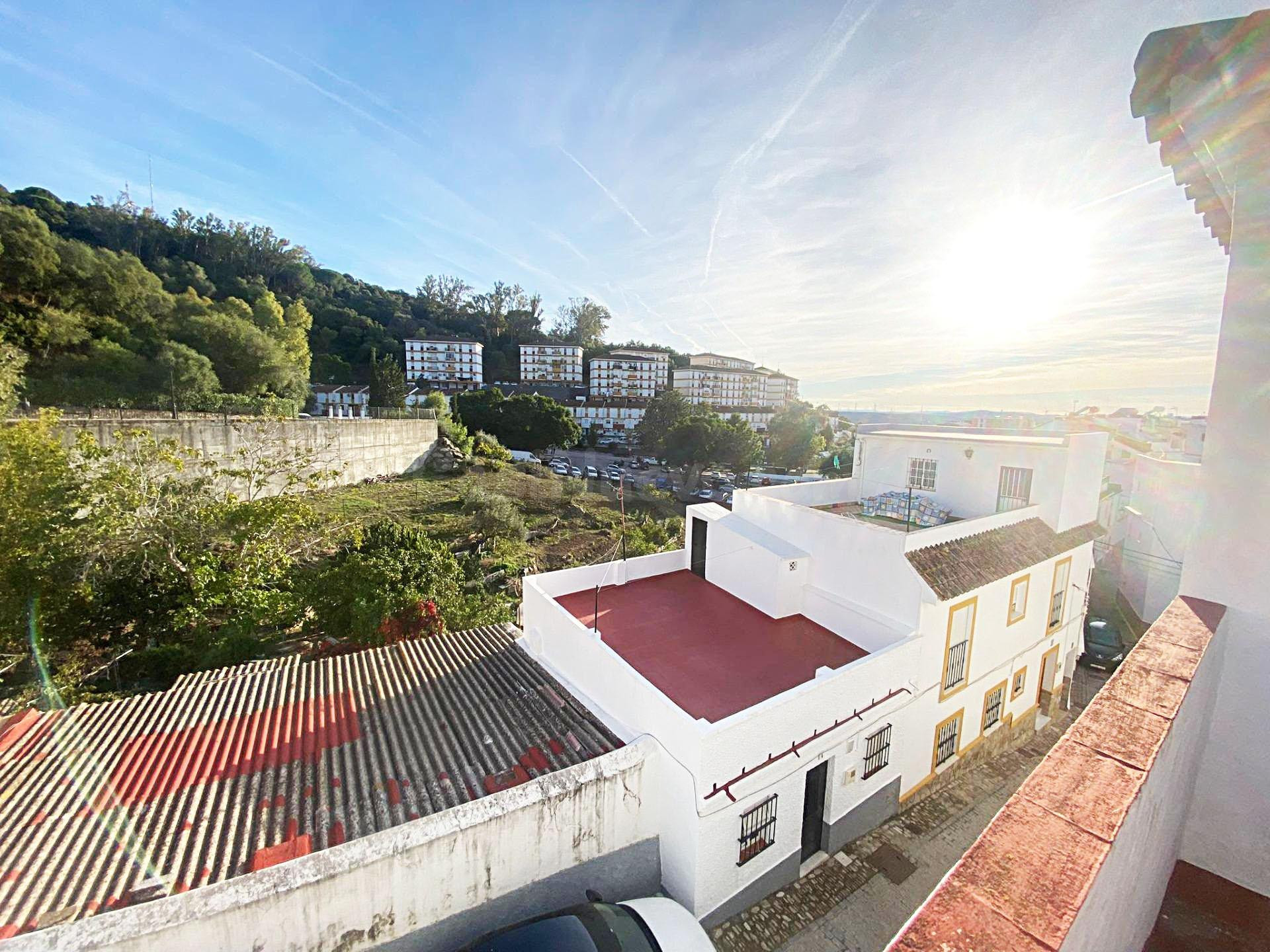Encantadora Casa de Campo con Amplia Terraza en el Corazón d