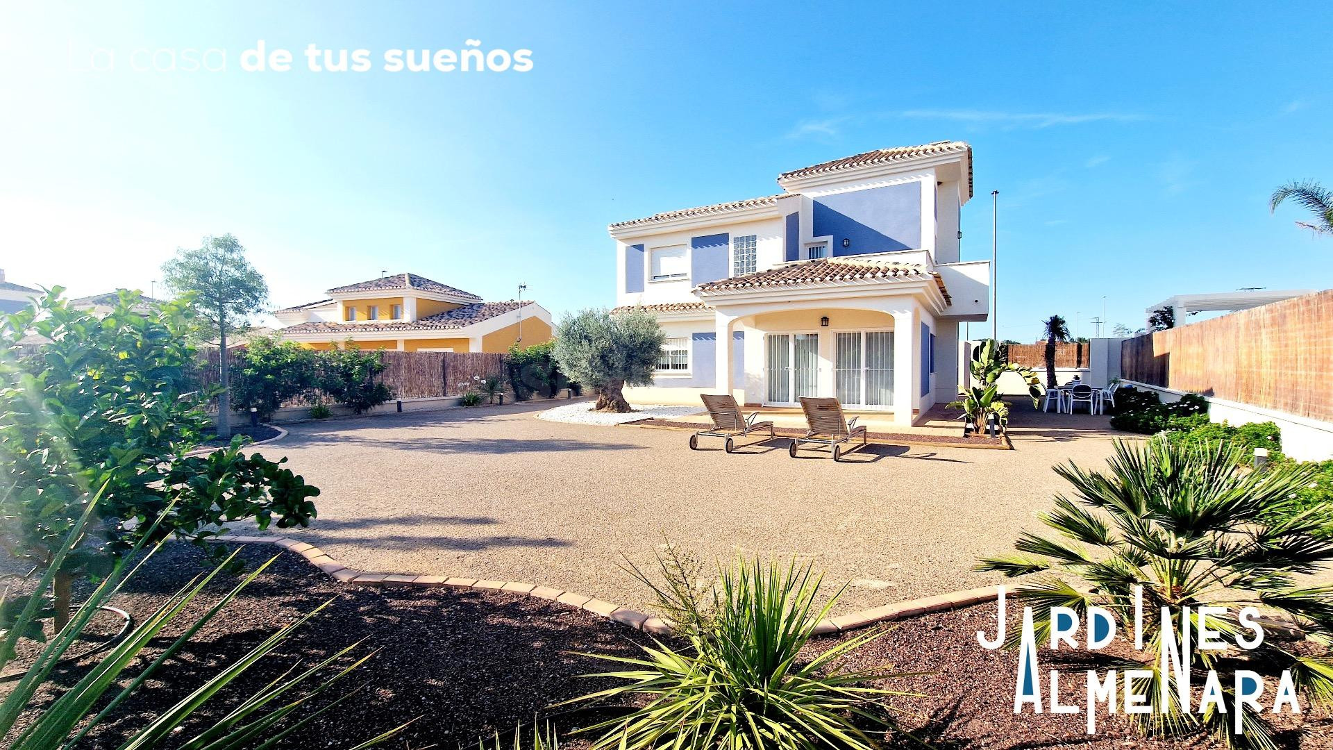 Chalet de 3 dormitorios con terraza en Purias - foto 2