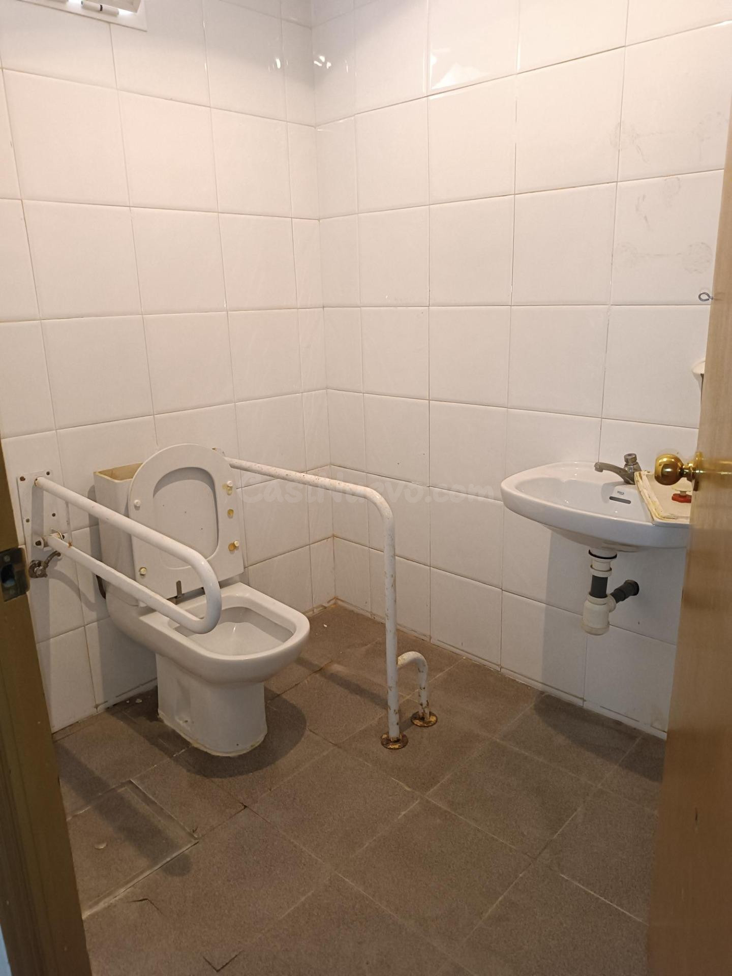 SE VENDE CASA DE CAMPO CON TERRENO Y GRAN PISCINA PARA DISFR - foto 2
