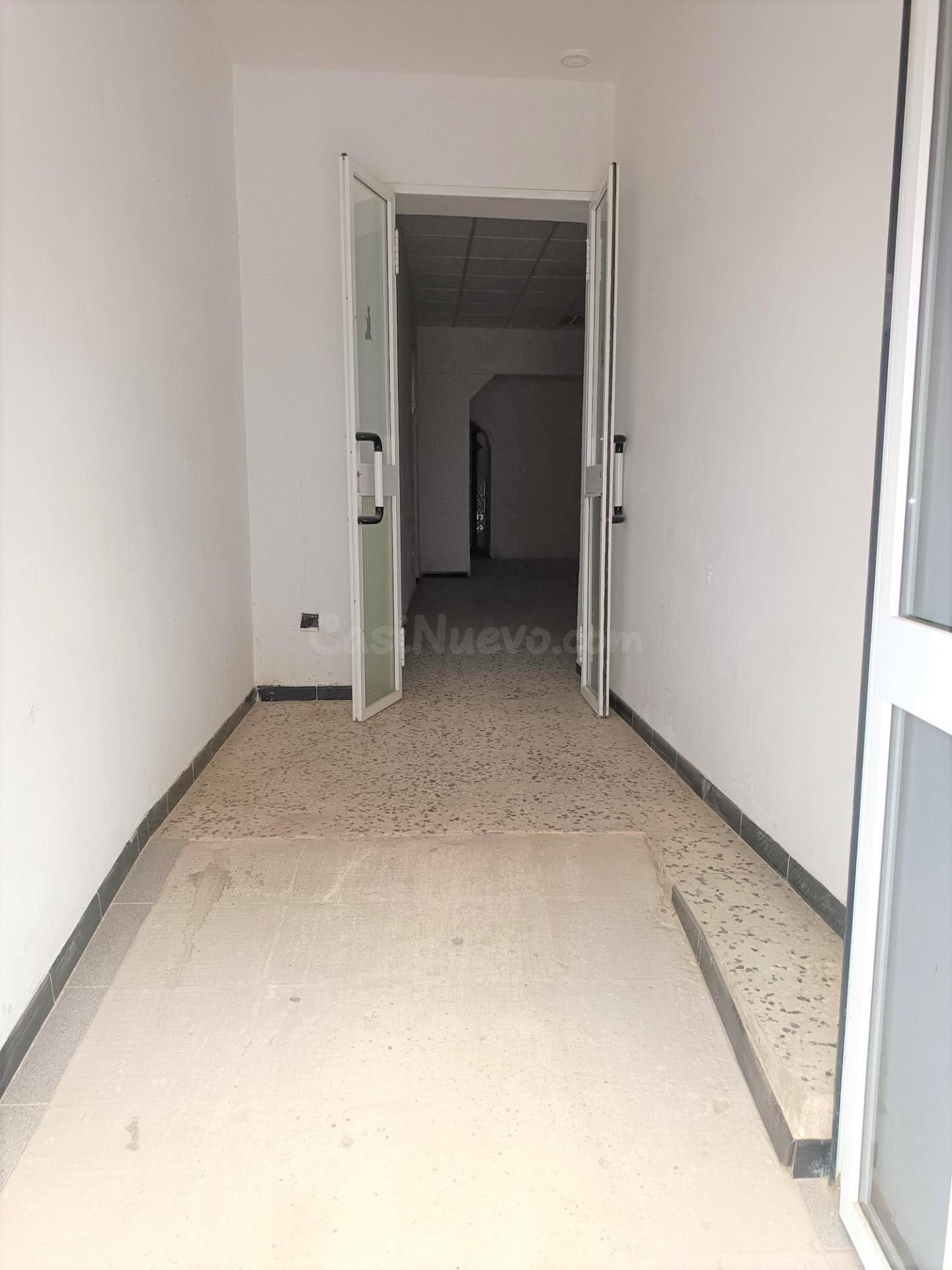 SE VENDE CASA DE CAMPO CON TERRENO Y GRAN PISCINA PARA DISFR - foto 3
