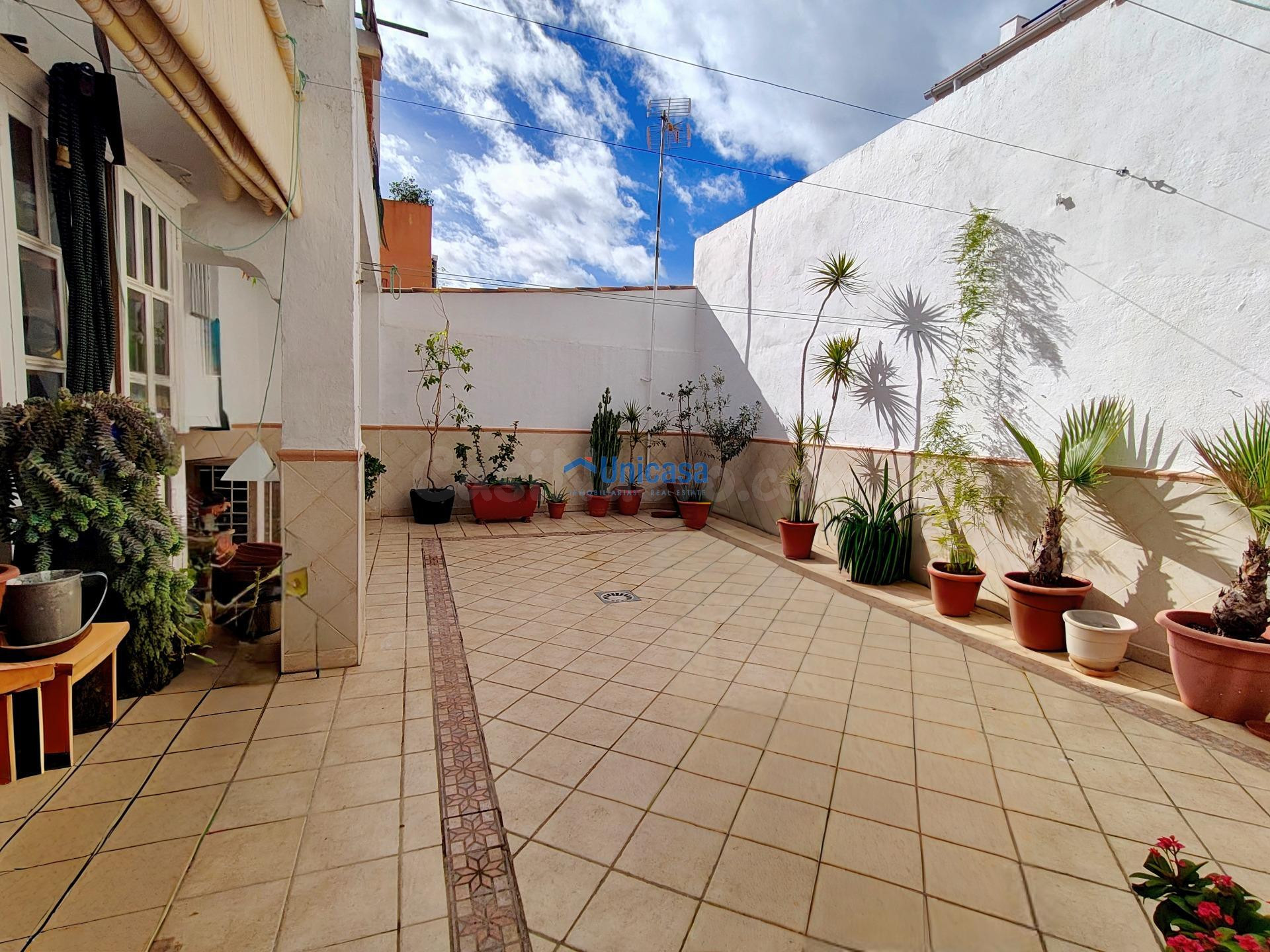 🌿 Planta baja para disfrutarla: patio, luz y comodidad en un
