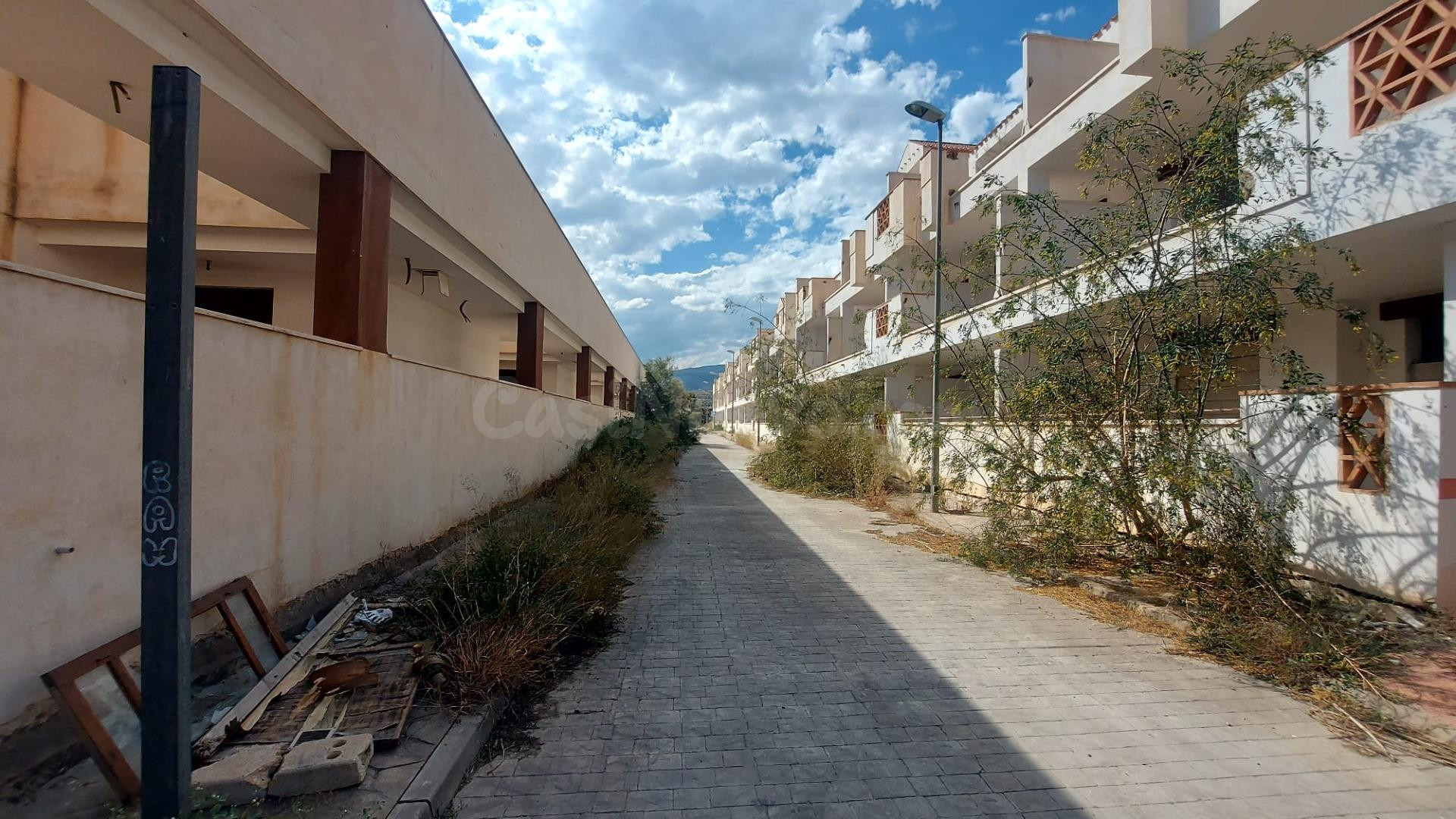 Edificio en venta en Terque con 71 viviendas, 28 garajes y 56 trasteros