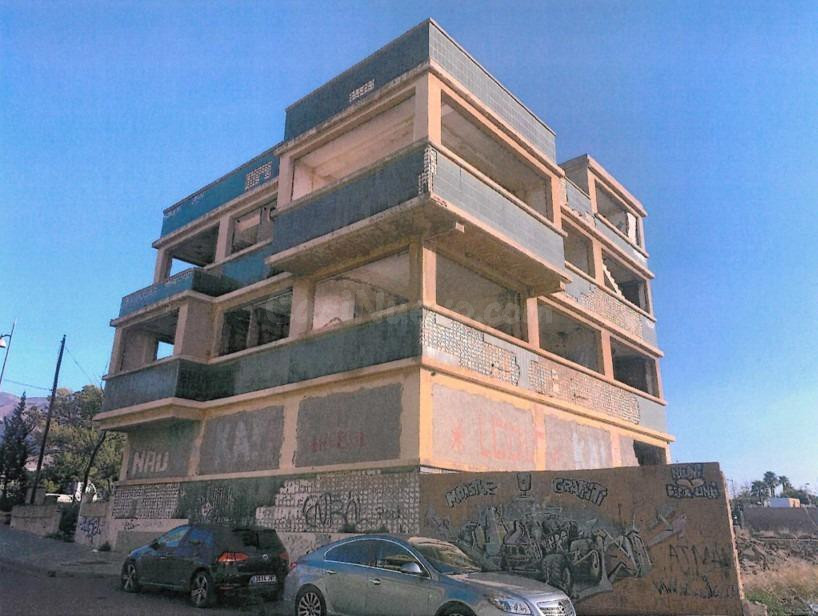 Edificio en Santa María del Águila