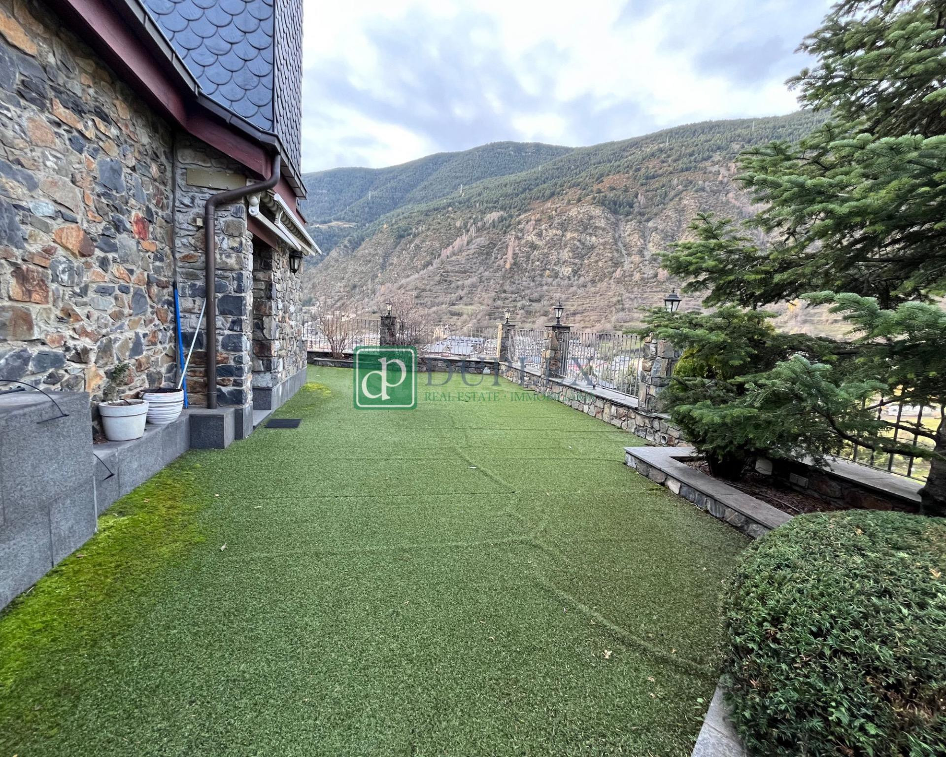 Chalet de excepción en Encamp con apartamento anexo - foto 2