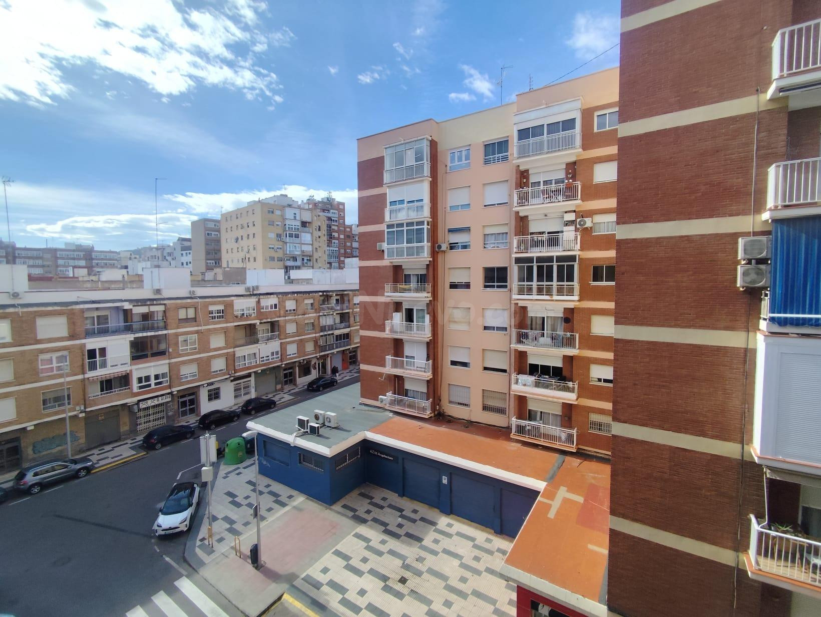 VIVIENDA EN VENTA EN CALLE JUAN FERNANDEZ... JUNTO AL PARQUE