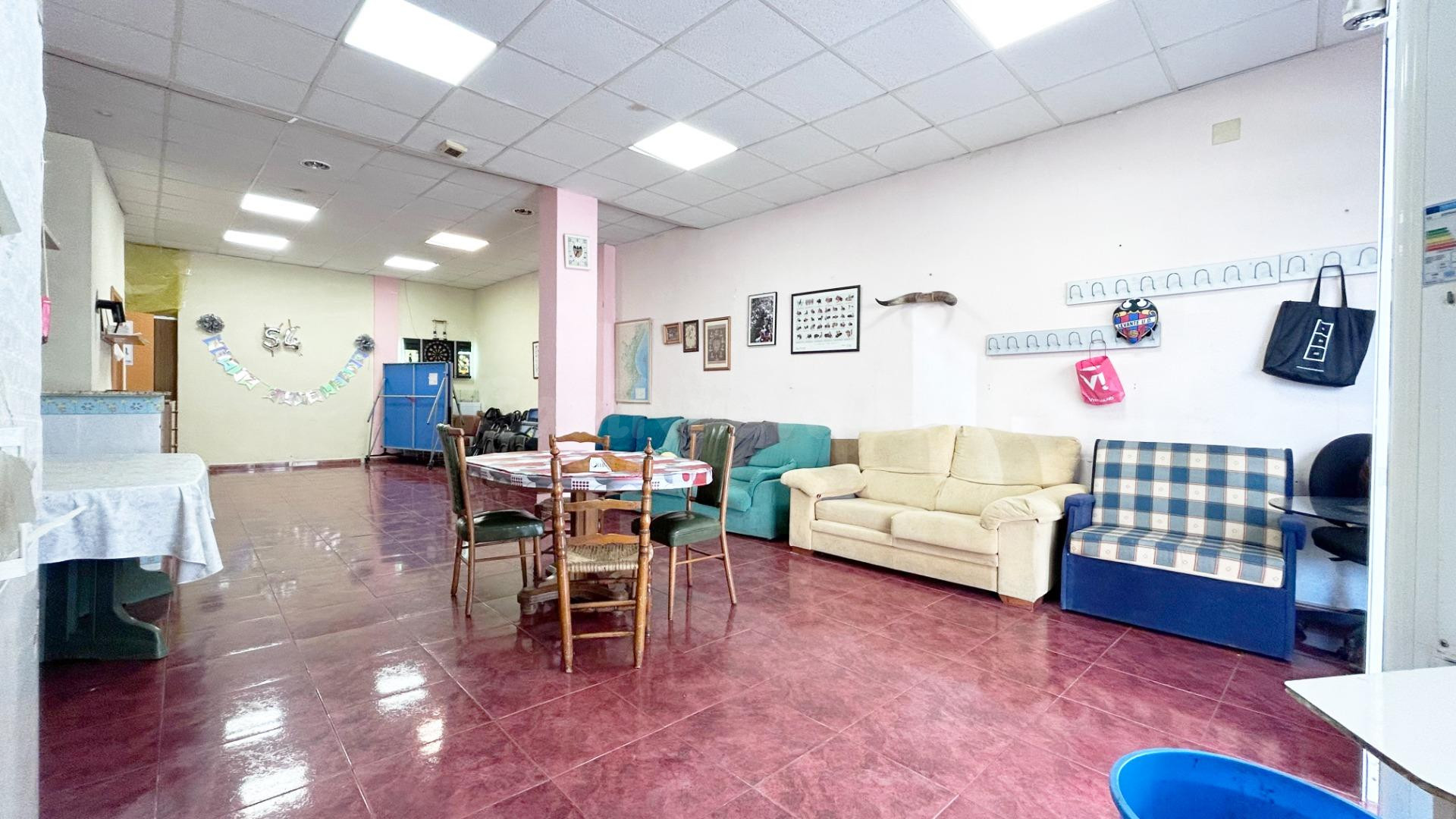 BAJO COMERCIAL EN MASSAMAGRELL