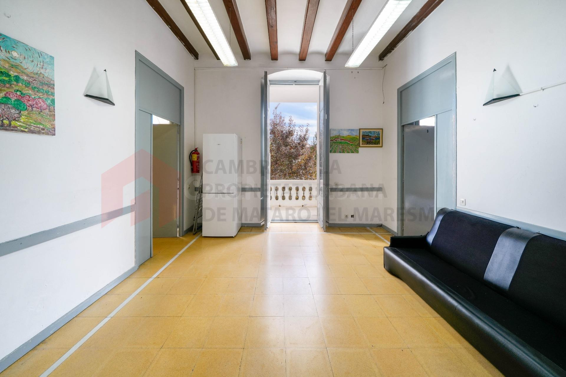 OPORTUNIDAD Casa a reformar con terrazas y espectacular patio