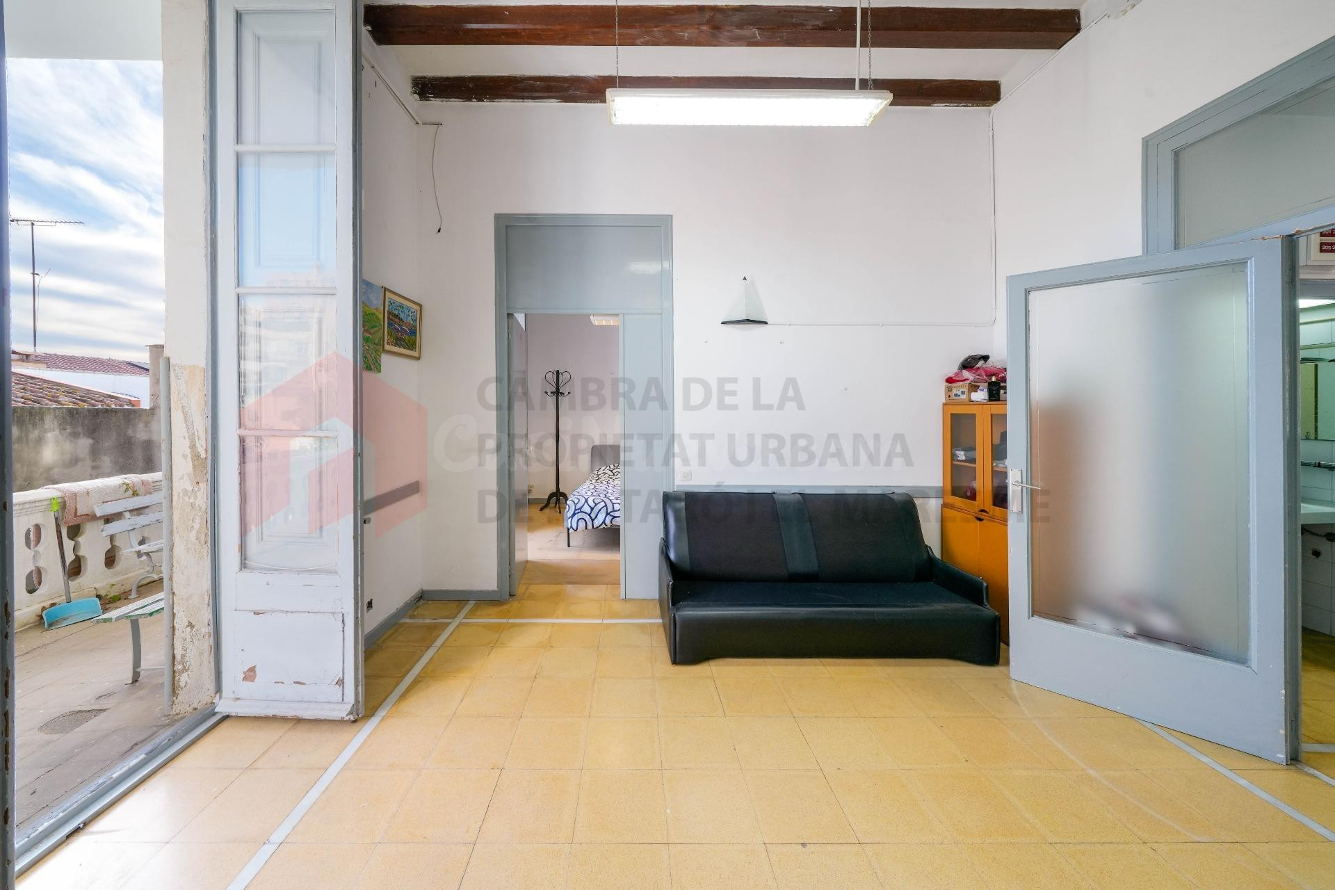 OPORTUNIDAD Casa a reformar con terrazas y espectacular pati - foto 2