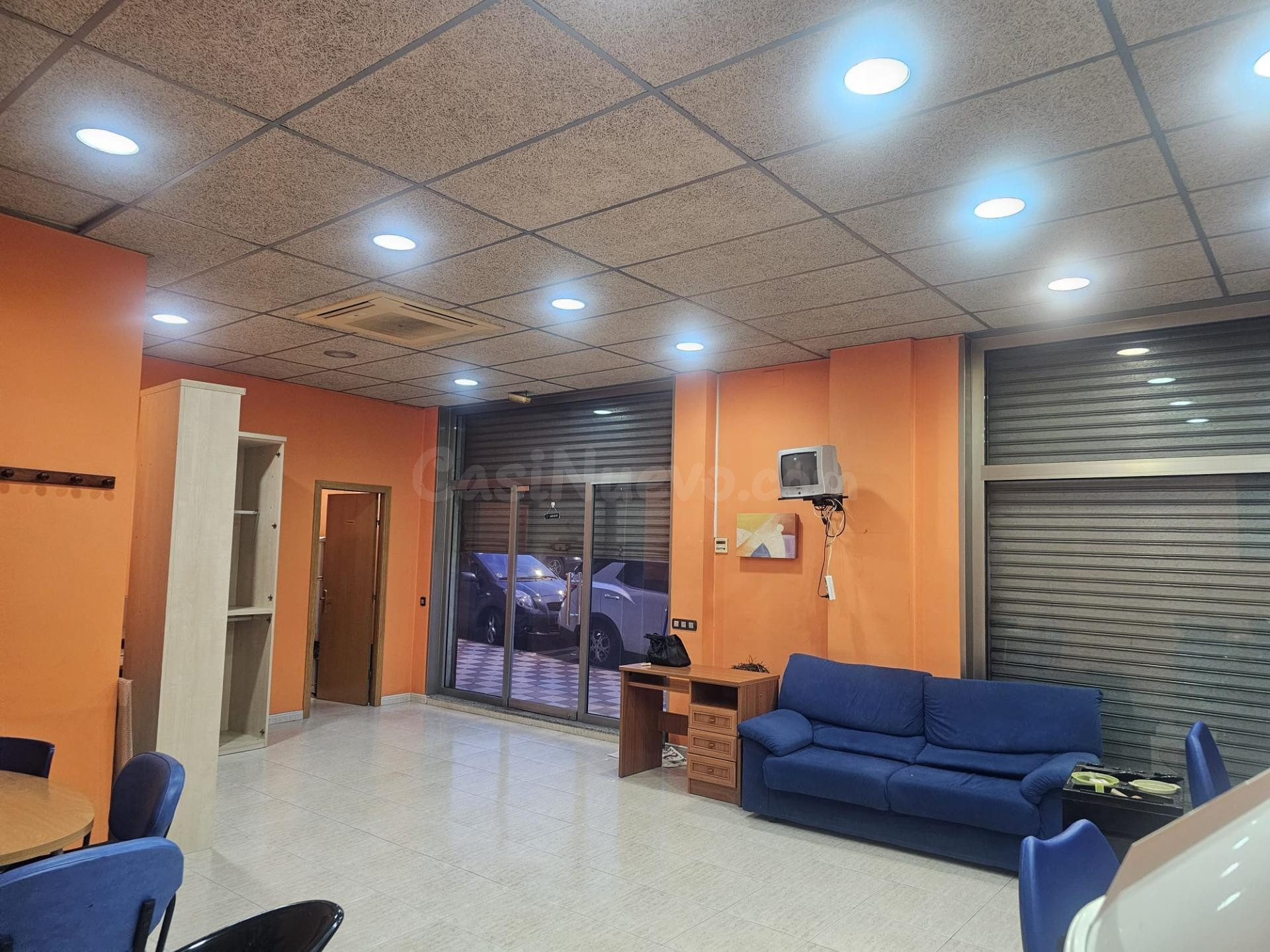 LOCAL DE 60M2 EN CAN COMELLES - foto 2
