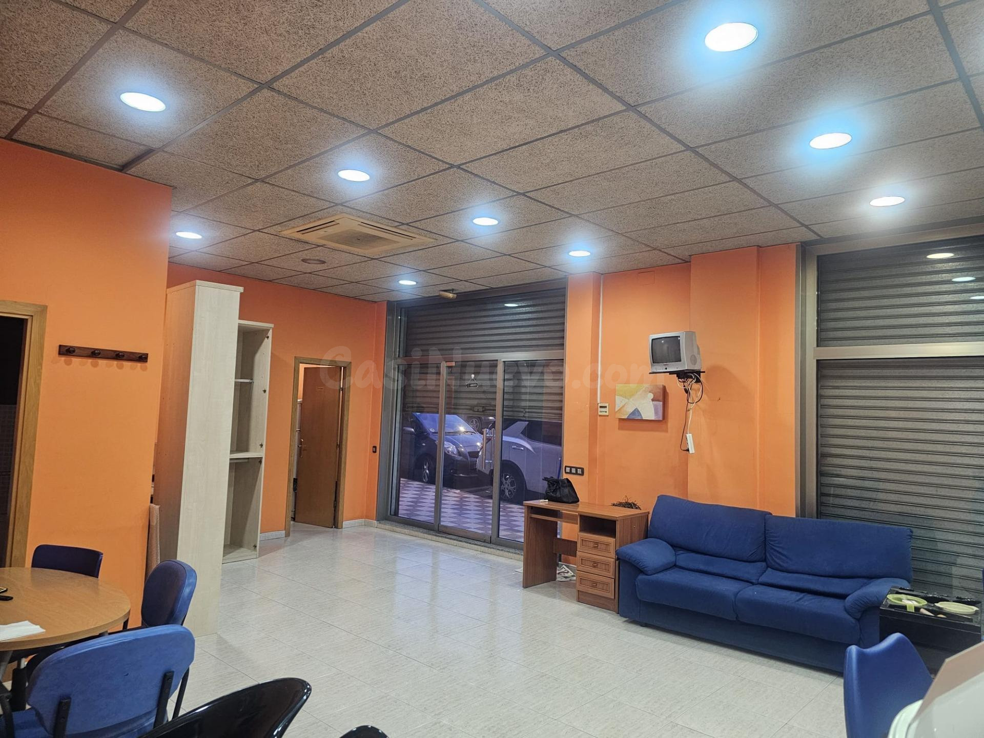 LOCAL DE 60M2 EN CAN COMELLES - foto 3