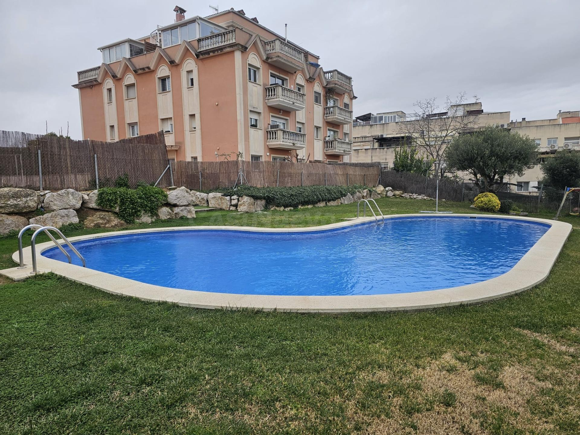 ENCANTADOR PISO EN SANT SADURNI DANOIA