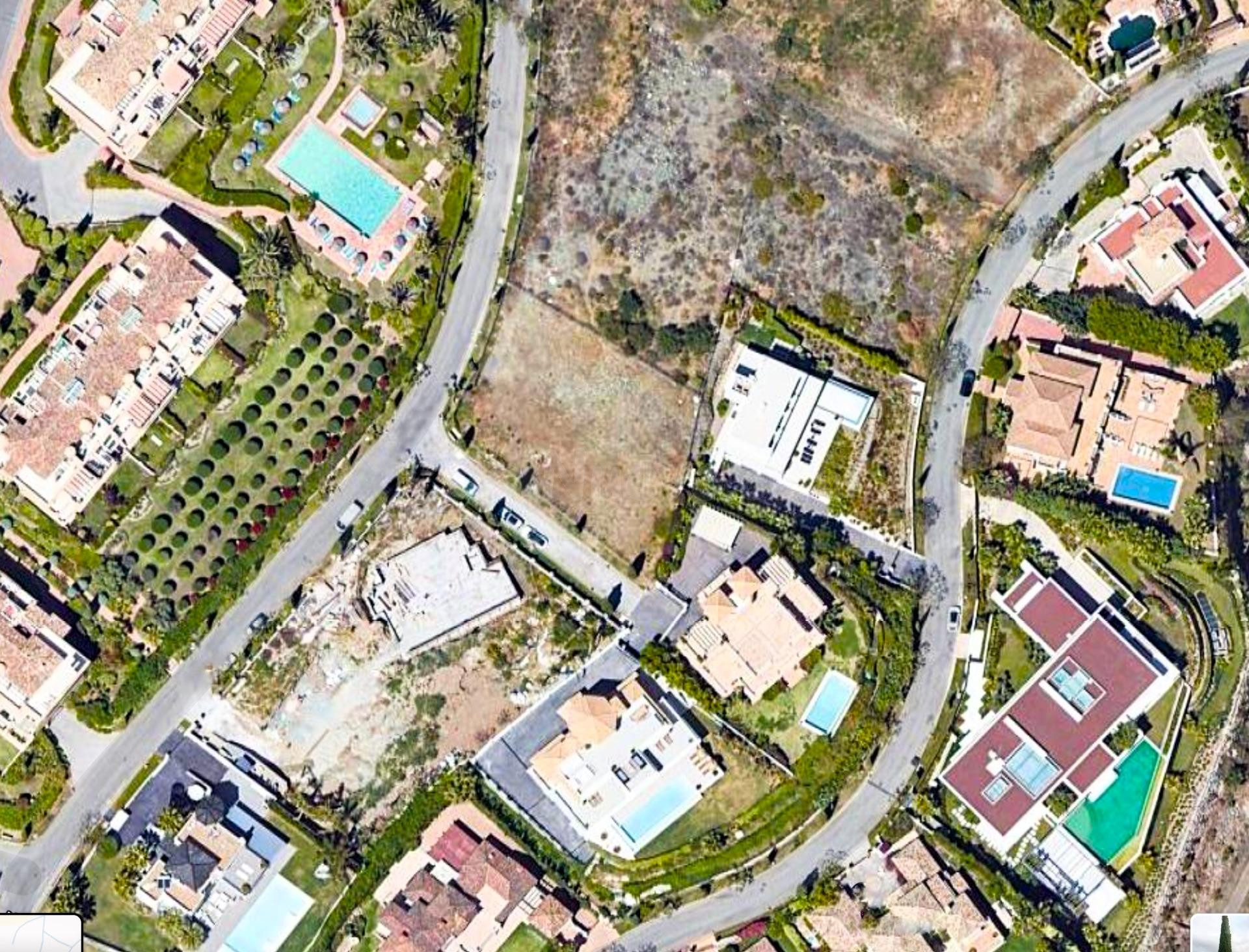 Parcela urbana de 1.195 m2 con vistas al mar en Los Flamingos. Benahavís
