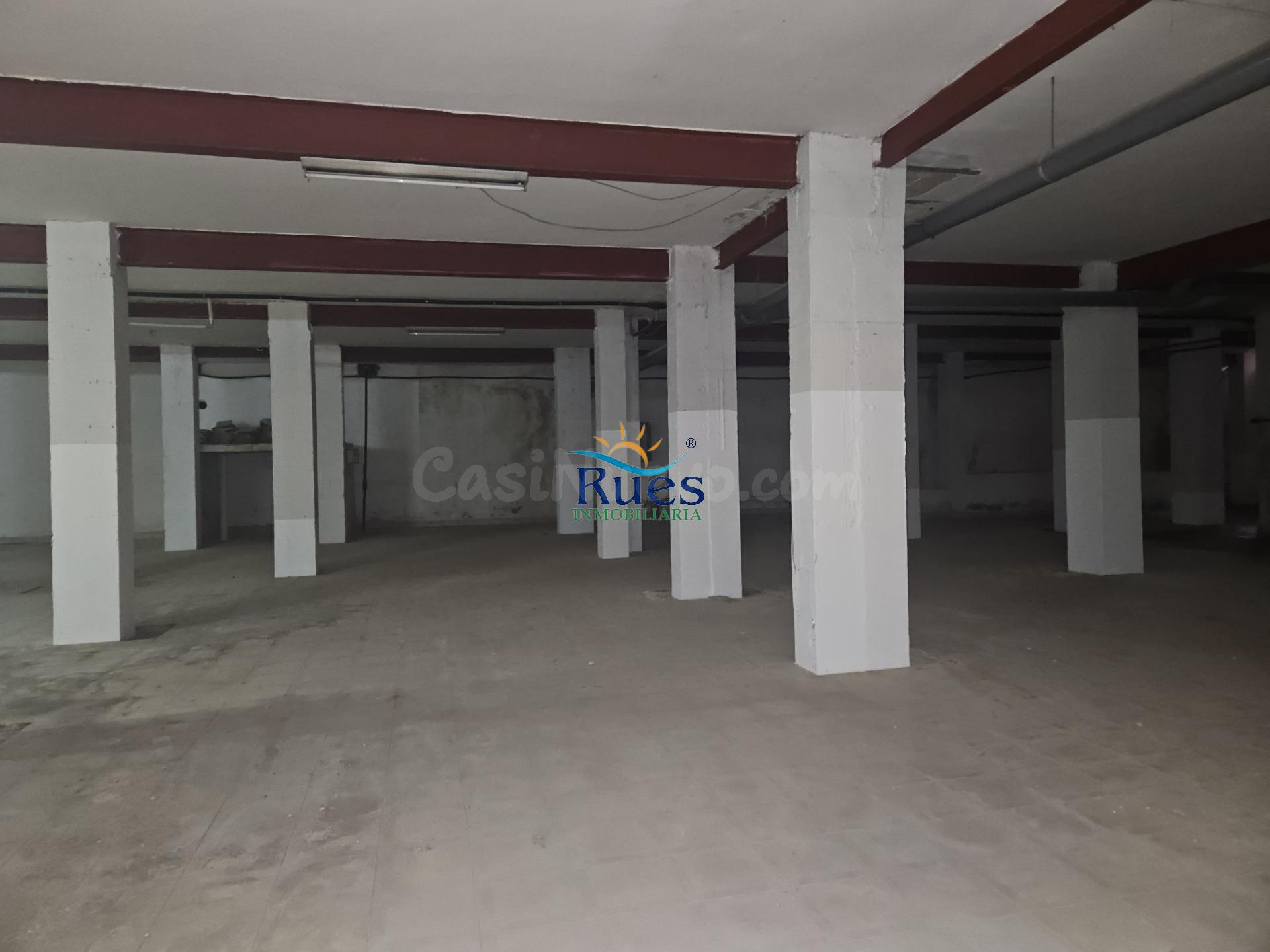 SOTANO GRANDE EN PLAZA DOLCAINERS DE TALES