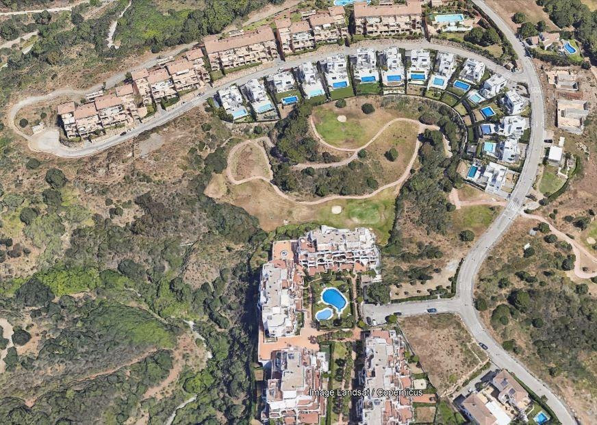 EXCLUSIVA PARCELA URBANA DE 1216 M, EN GOLF LA RESINA – ESTE - foto 2