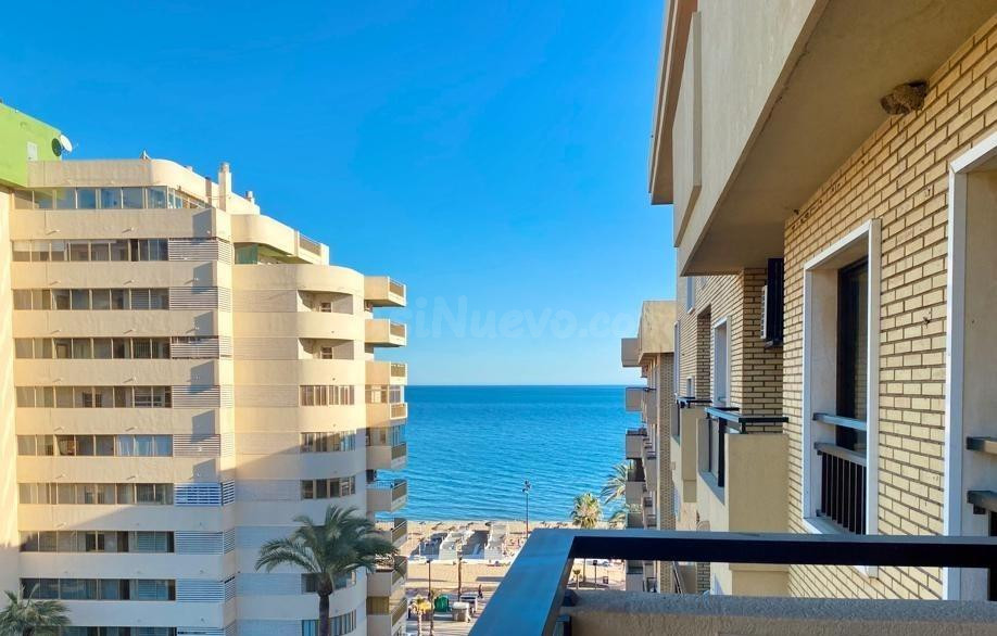 Apartamento en Paseo Marítimo de Los Boliches con vistas al mar