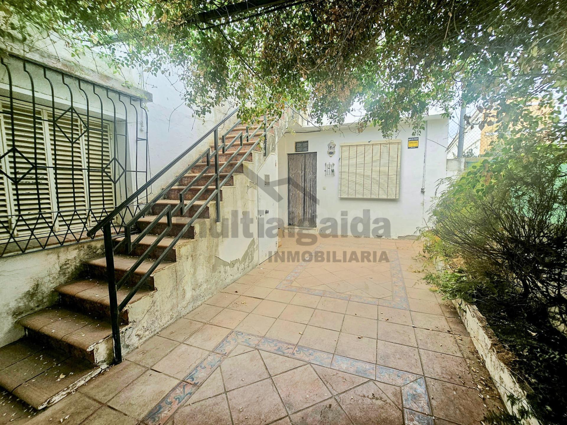 INMUEBLE INDEPENDIENTE A REFORMAR EN 2ª LÍNEA DE PLAYA - foto 2