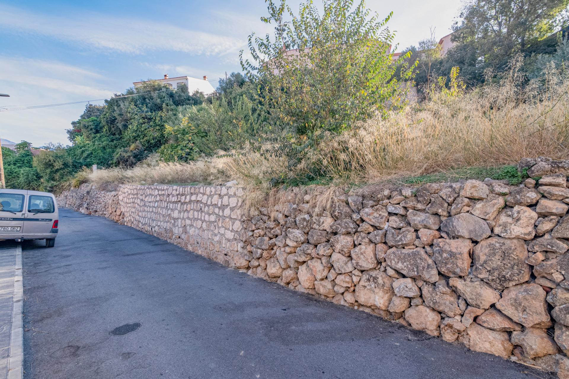 Oportunidad Única: Terreno Urbano en Vélez de Benaudalla - Costa Tropical