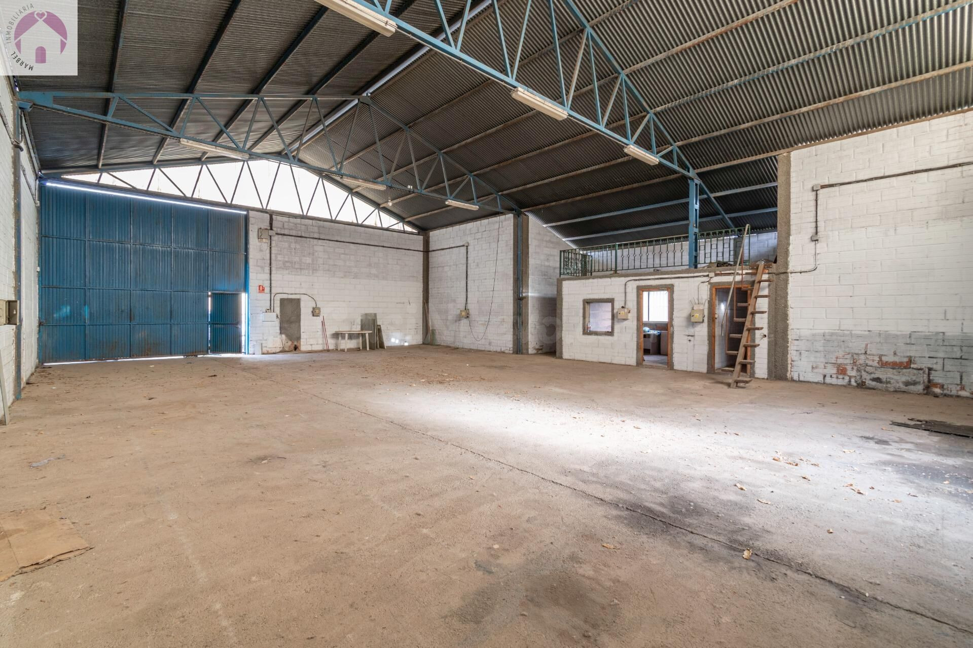 NAVE INDUSTRIAL DE 240M2 EN JUN-GRANADA - foto 2