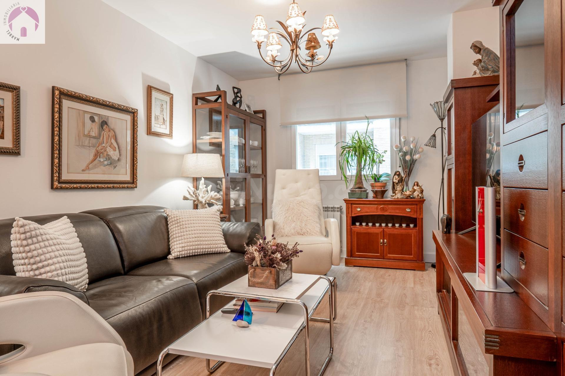 Piso boutique para entrar a vivir de 3 dormitorios y 2 baños junto a Parque Arabial