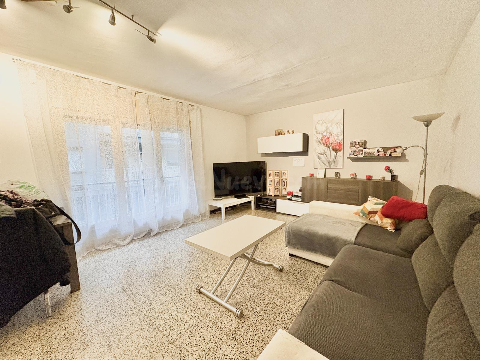 PISO AMPLIO CON BALCON