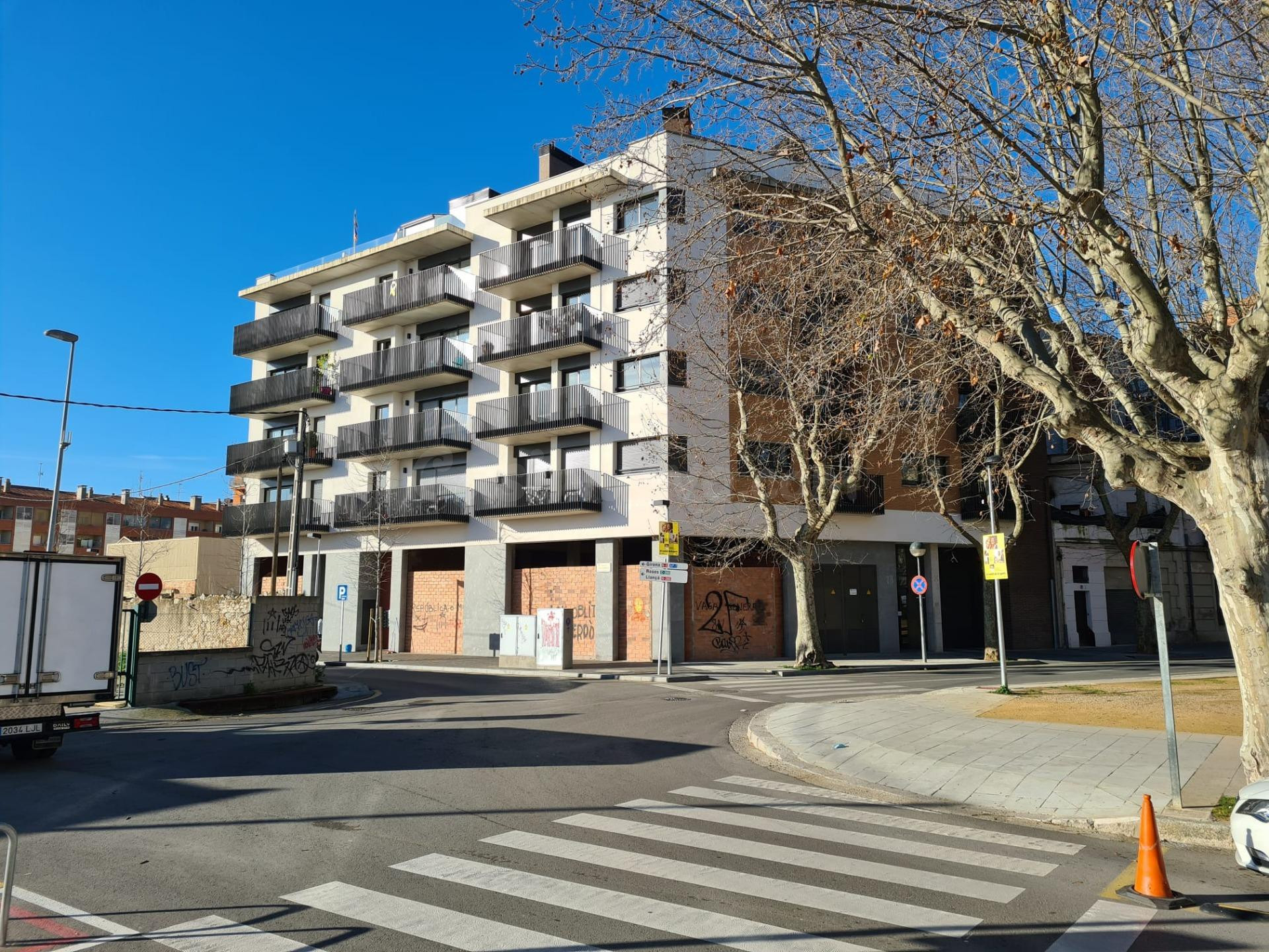 Local Obra Nueva 400 m2 cerca Estación