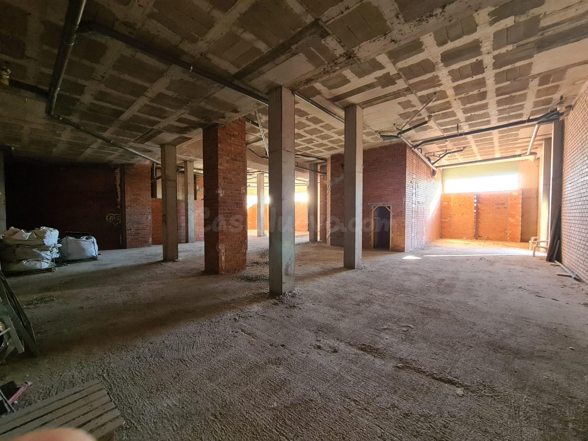 Local Obra Nueva 400 m2 cerca Estación - foto 2