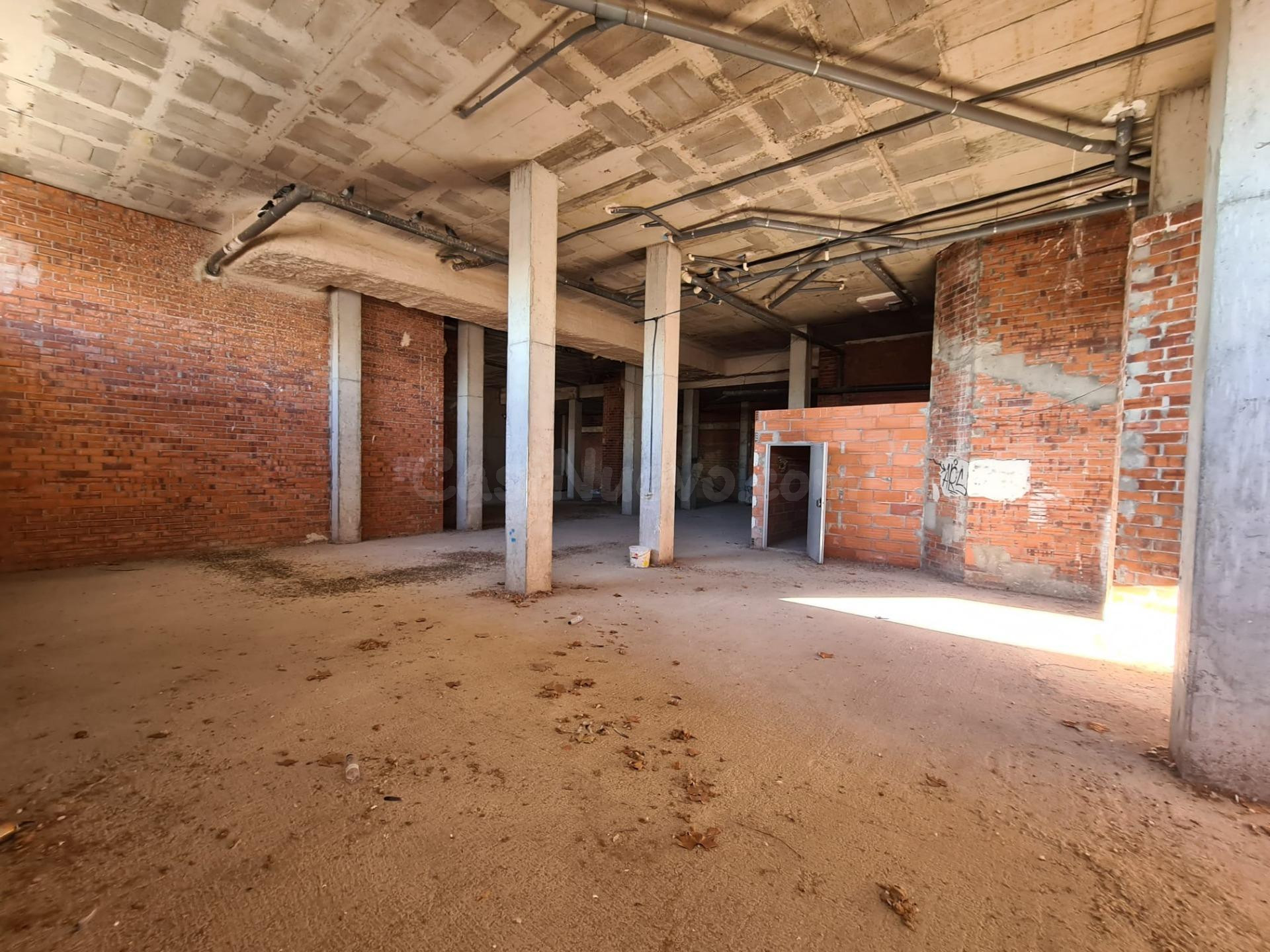 Local Obra Nueva 400 m2 cerca Estación - foto 3