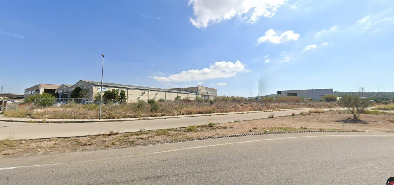 SOLAR INDUSTRIAL APTO GASOLINERA DE 5.237 M2 EN SANTA OLIVA
