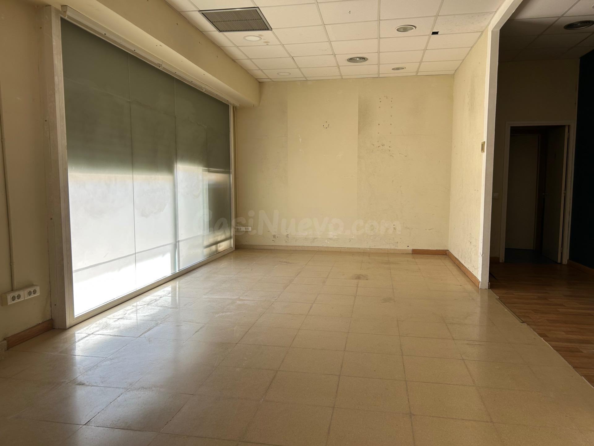LOCAL COMERCIAL EN LLOGUER A TERRASSA