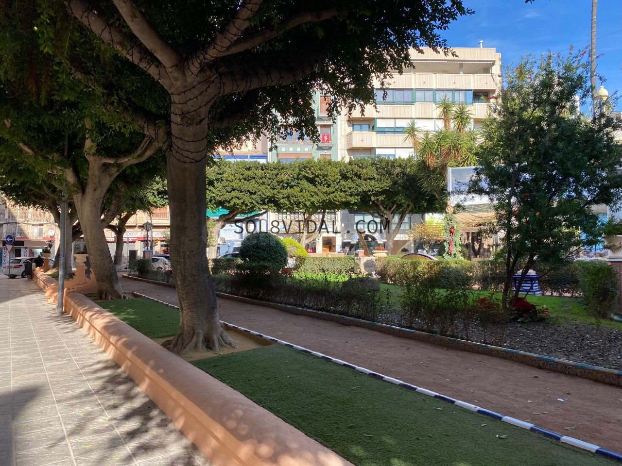 LOCAL COMERCIAL EN LA PLAZA NUEVA DE ORIHUELA.